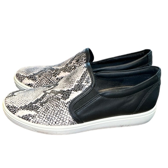 ECCO Snake Print Soft Leather Slip on Sneaker Size 8-8.5 - Picture 4 of 8